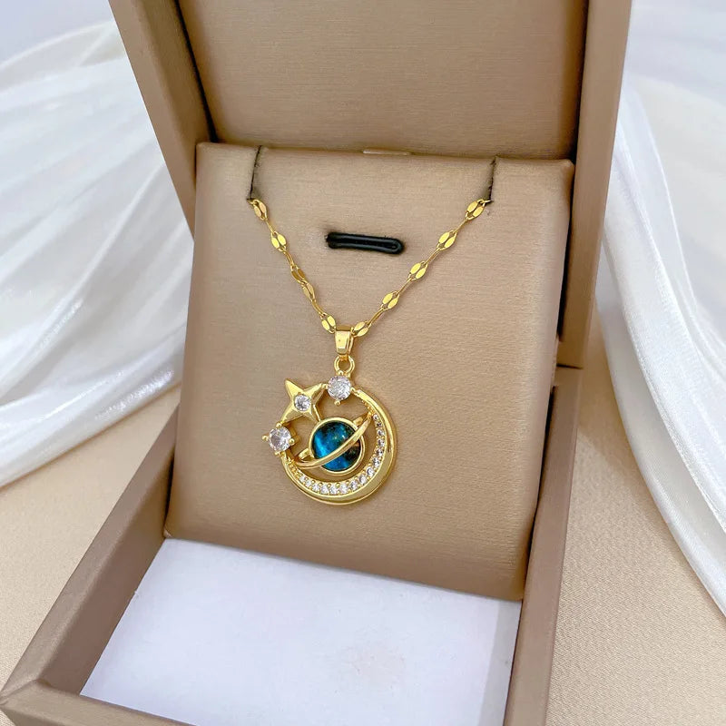 Collier "COSMOS" Astronaute Lune et Planète