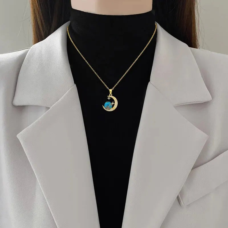 Collier "COSMOS" Astronaute Lune et Planète